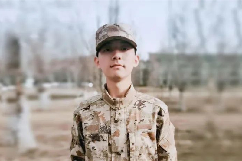 ​澳门金年会app下载官网毕业生清华大学李战江携笔从戎报效祖国